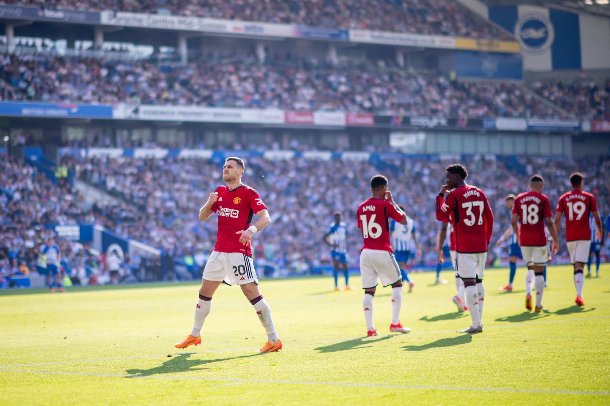 他仍在球场 他仍在球场